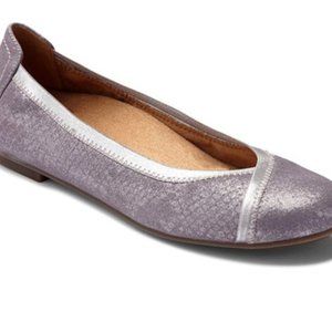 Vionic Carrol Pewter Purple Snake NWB 7.5W wide